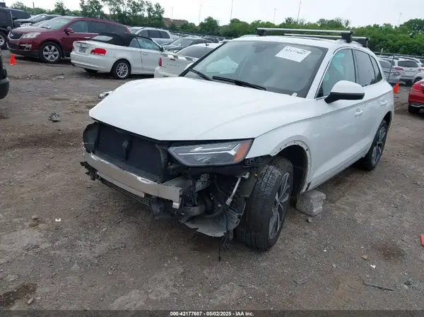 WA1BAAFY4M2119148 2021 AUDI Q5 - Image 2