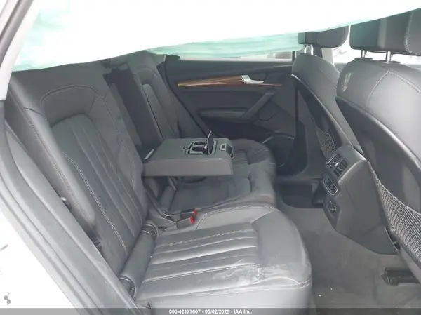 WA1BAAFY4M2119148 2021 AUDI Q5 - Image 8