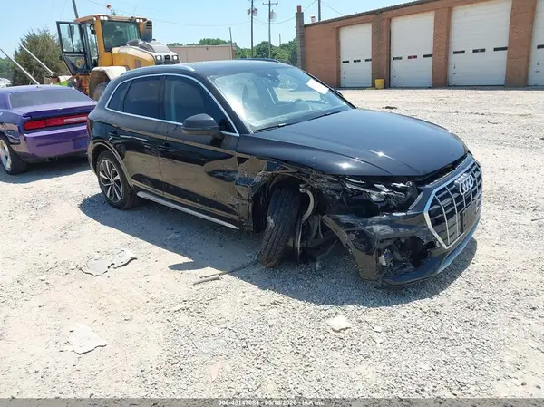 WA1BAAFY4M2127721 2021 AUDI Q5 - Image 1