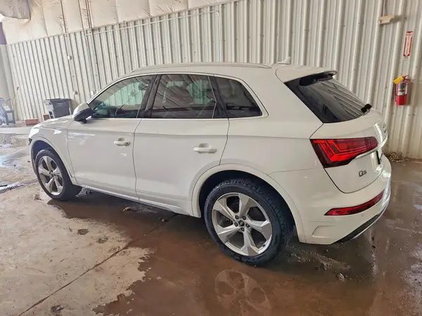 WA1BAAFY4M2131347 2021 AUDI Q5 - Image 2