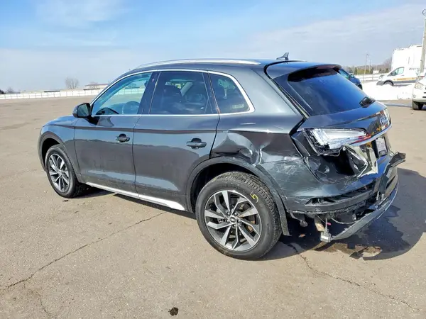 WA1BAAFY5M2007605 2021 AUDI Q5 - Image 2