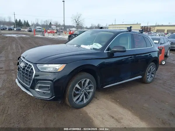 WA1BAAFY5M2013887 2021 AUDI Q5 - Image 2