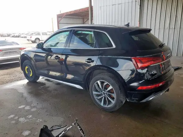 WA1BAAFY5M2021634 2021 AUDI Q5 - Image 2