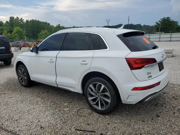WA1BAAFY5M2028440 2021 AUDI Q5 - Image 2
