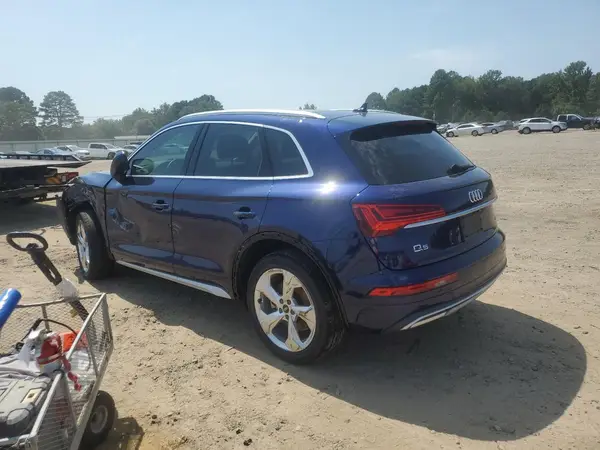 WA1BAAFY5M2052043 2021 AUDI Q5 - Image 2