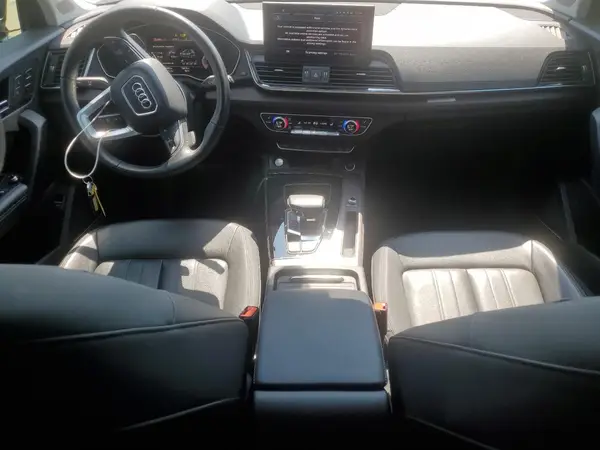 WA1BAAFY5M2052043 2021 AUDI Q5 - Image 8