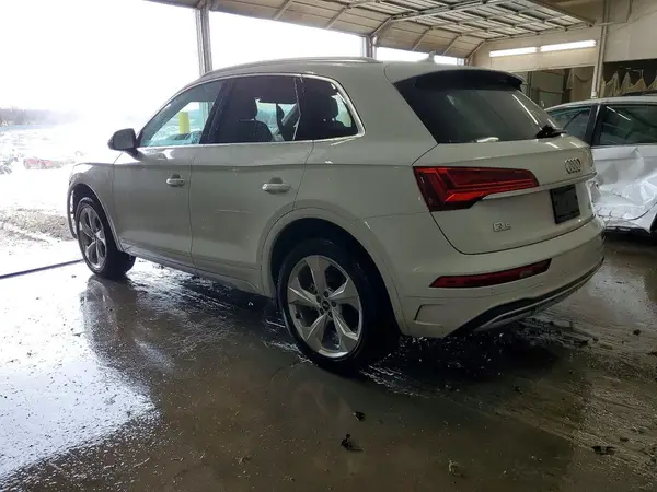 WA1BAAFY5M2059316 2021 AUDI Q5 - Image 2