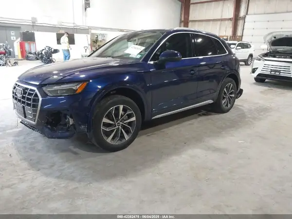 WA1BAAFY5M2060286 2021 AUDI Q5 - Image 2