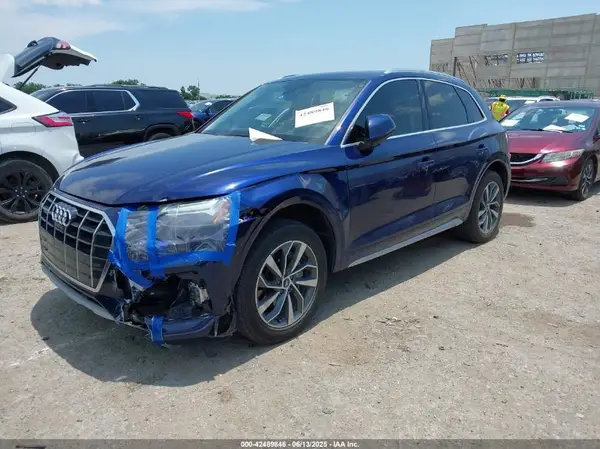 WA1BAAFY5M2060899 2021 AUDI Q5 - Image 2