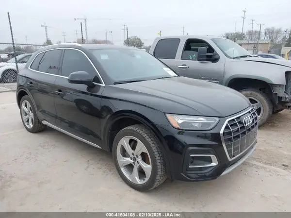 WA1BAAFY5M2065794 2021 AUDI Q5 - Image 1