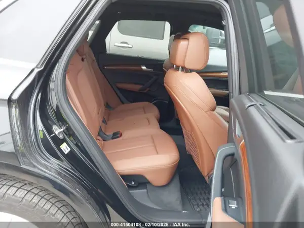 WA1BAAFY5M2065794 2021 AUDI Q5 - Image 8