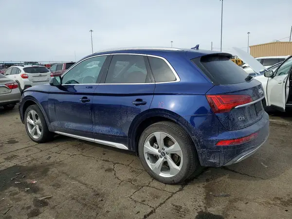 WA1BAAFY5M2068792 2021 AUDI Q5 - Image 2