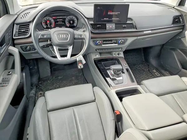 WA1BAAFY5M2068792 2021 AUDI Q5 - Image 8