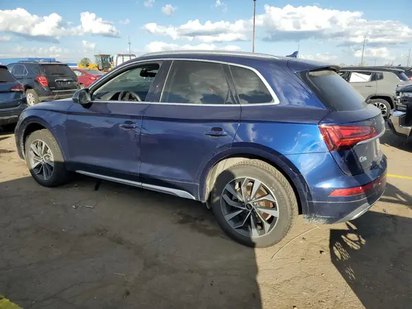 WA1BAAFY5M2084748 2021 AUDI Q5 - Image 2