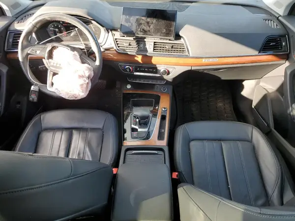 WA1BAAFY5M2084748 2021 AUDI Q5 - Image 8