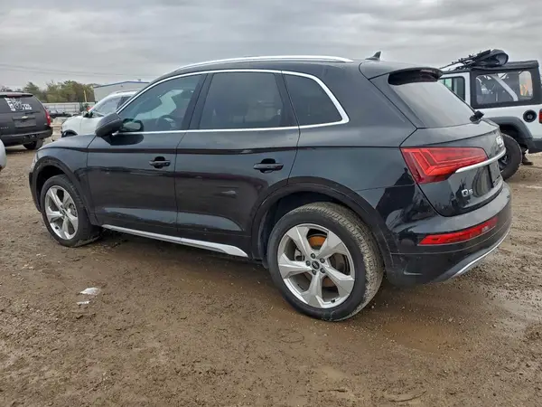 WA1BAAFY5M2090629 2021 AUDI Q5 - Image 2