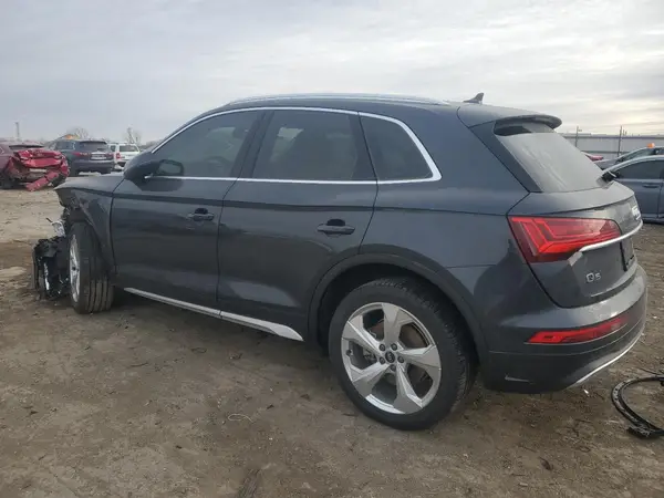 WA1BAAFY5M2097970 2021 AUDI Q5 - Image 2