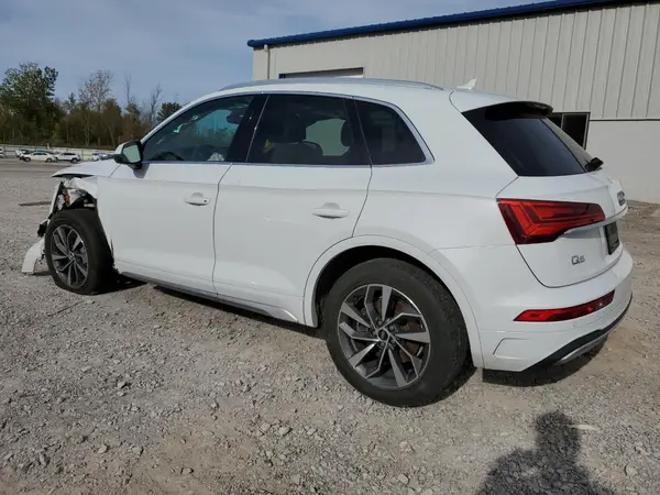 WA1BAAFY5M2099377 2021 AUDI Q5 - Image 2