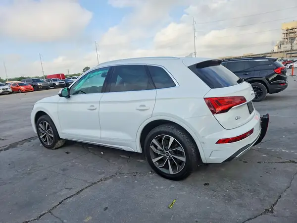 WA1BAAFY5M2103511 2021 AUDI Q5 - Image 2