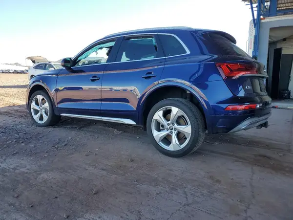 WA1BAAFY5M2108143 2021 AUDI Q5 - Image 2