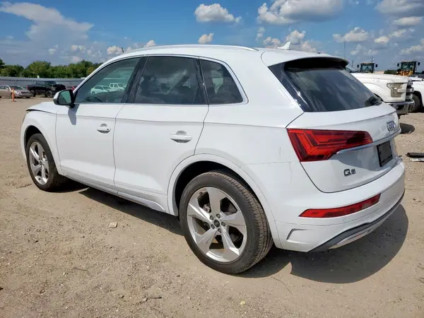 WA1BAAFY5M2110314 2021 AUDI Q5 - Image 2