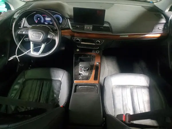 WA1BAAFY5M2113326 2021 AUDI Q5 - Image 8