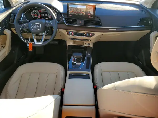 WA1BAAFY5M2115528 2021 AUDI Q5 - Image 8