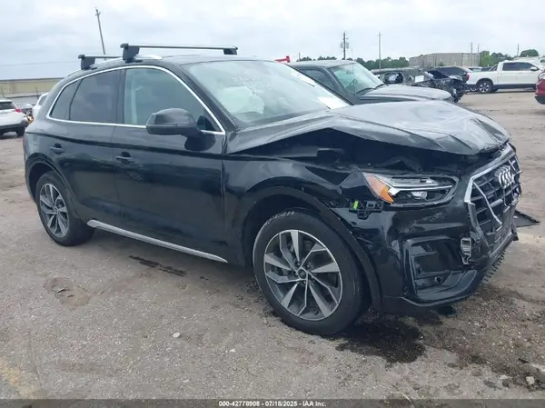 WA1BAAFY5M2125363 2021 AUDI Q5 - Image 1