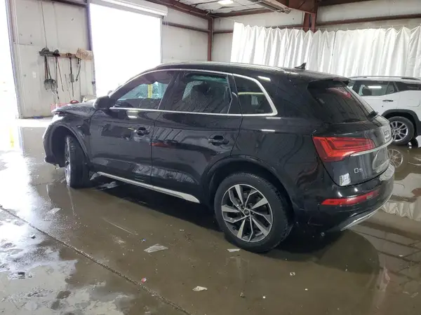 WA1BAAFY5M2128070 2021 AUDI Q5 - Image 2
