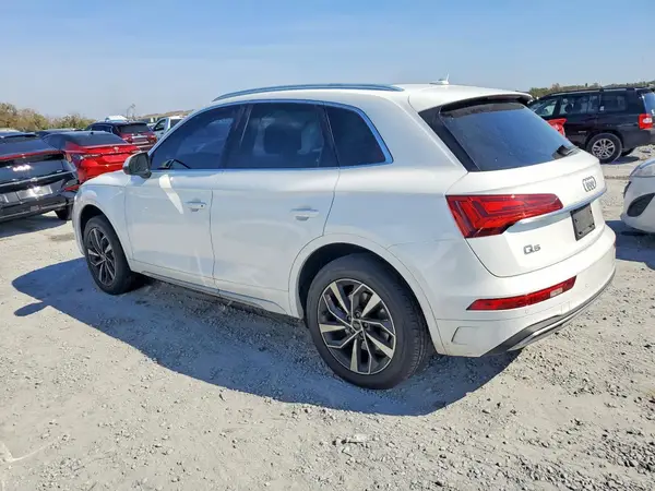 WA1BAAFY5M2128442 2021 AUDI Q5 - Image 2