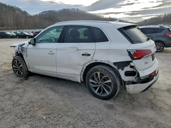 WA1BAAFY5M2129512 2021 AUDI Q5 - Image 2