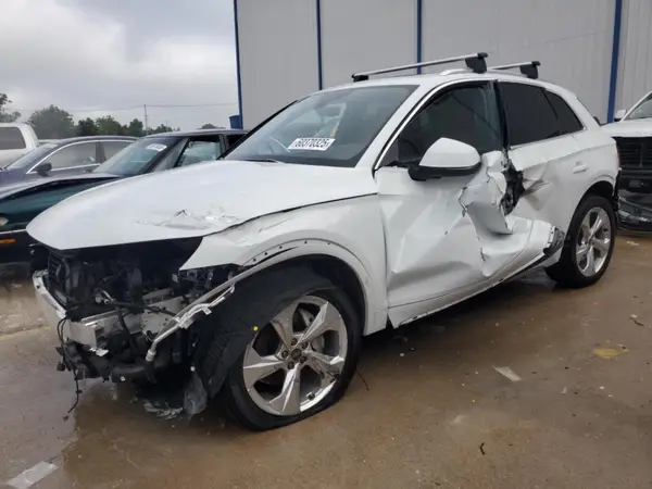 WA1BAAFY6M2010268 2021 AUDI Q5 - Image 1