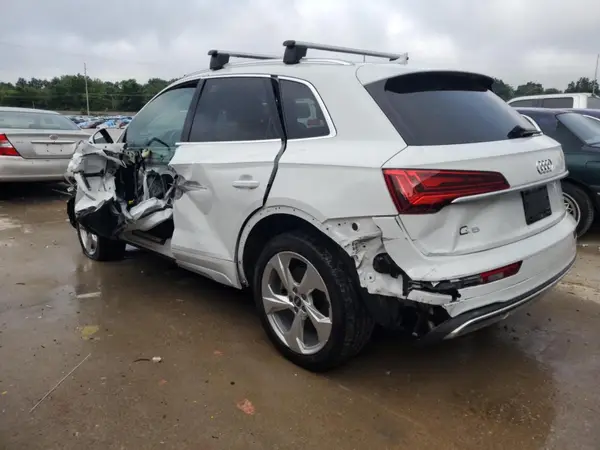 WA1BAAFY6M2010268 2021 AUDI Q5 - Image 2