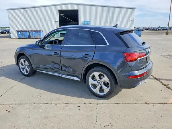 WA1BAAFY6M2019438 2021 AUDI Q5 - Image 2