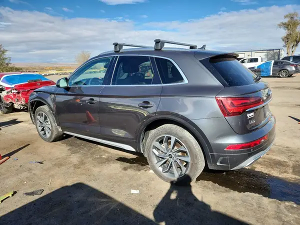 WA1BAAFY6M2022971 2021 AUDI Q5 - Image 2