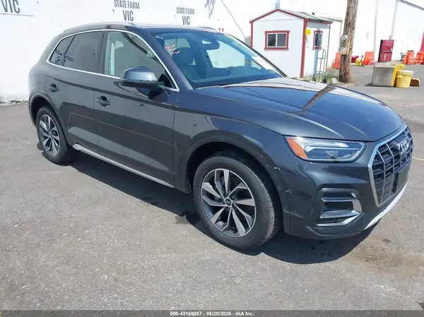 WA1BAAFY6M2041763 2021 AUDI Q5 - Image 1