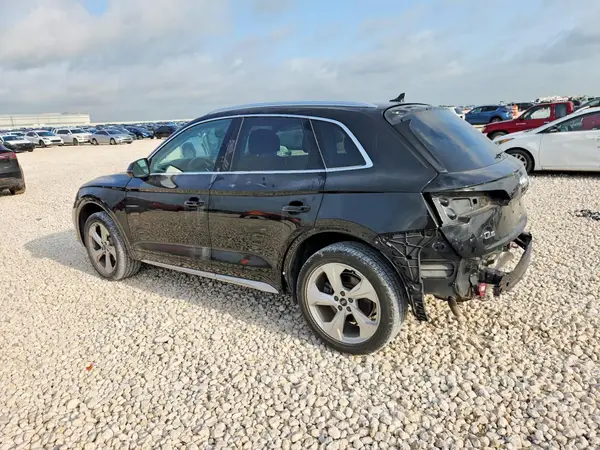 WA1BAAFY6M2053492 2021 AUDI Q5 - Image 2