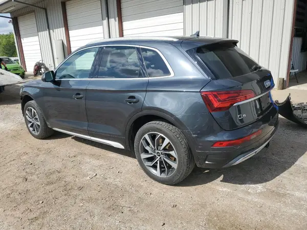 WA1BAAFY6M2065805 2021 AUDI Q5 - Image 2
