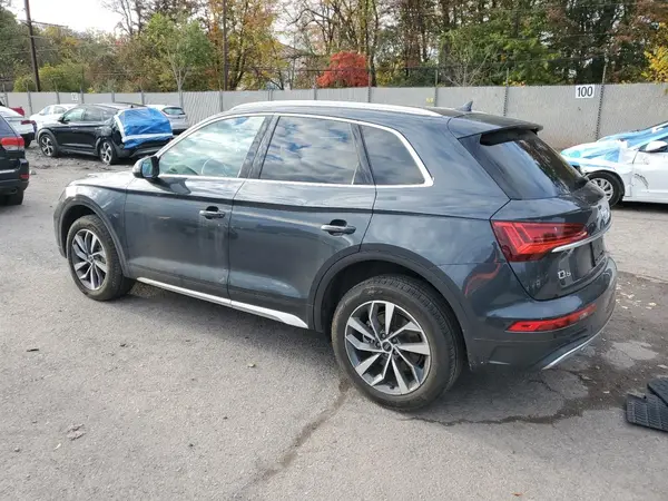 WA1BAAFY6M2066372 2021 AUDI Q5 - Image 2