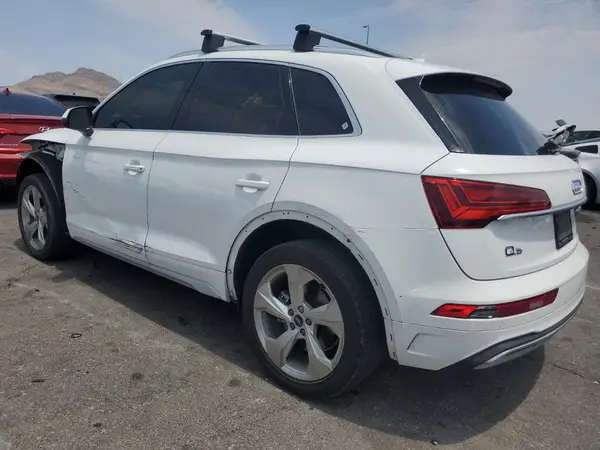 WA1BAAFY6M2067604 2021 AUDI Q5 - Image 2
