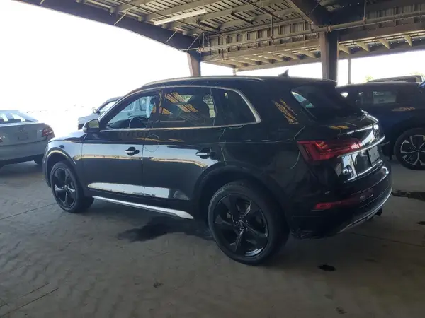 WA1BAAFY6M2071930 2021 AUDI Q5 - Image 2