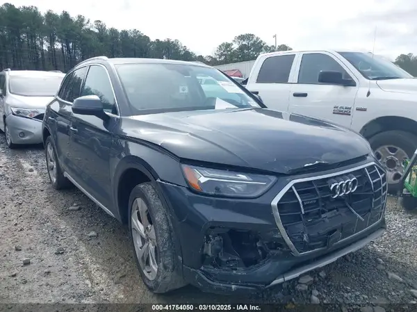 WA1BAAFY6M2092843 2021 AUDI Q5 - Image 1