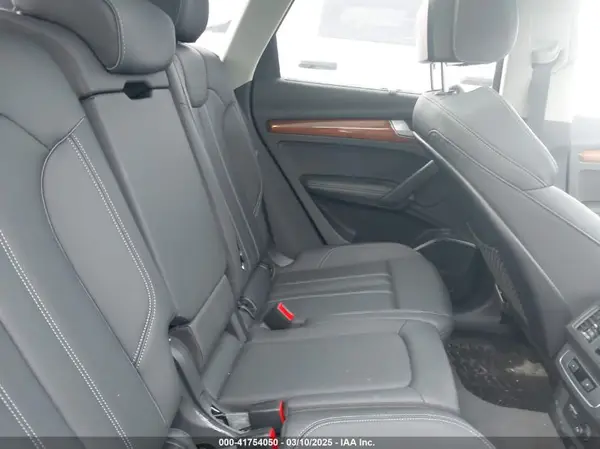 WA1BAAFY6M2092843 2021 AUDI Q5 - Image 8