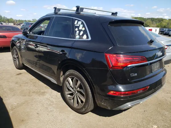WA1BAAFY6M2100360 2021 AUDI Q5 - Image 2