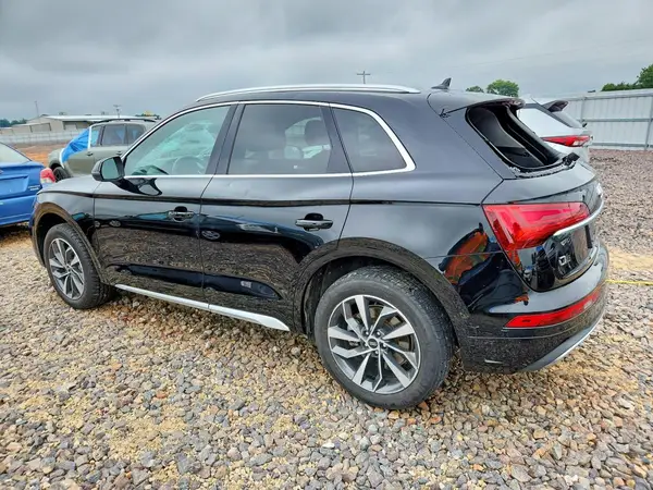 WA1BAAFY6M2113416 2021 AUDI Q5 - Image 2