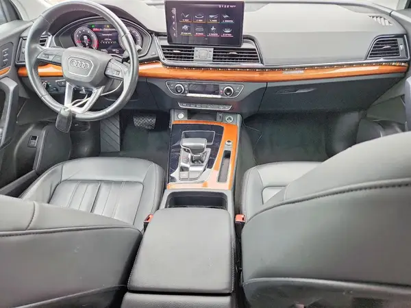 WA1BAAFY6M2113416 2021 AUDI Q5 - Image 8