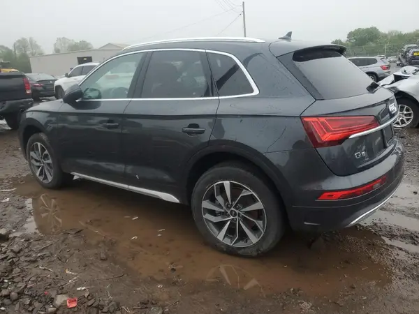 WA1BAAFY6M2114520 2021 AUDI Q5 - Image 2