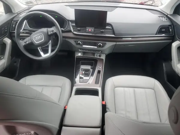 WA1BAAFY6M2114520 2021 AUDI Q5 - Image 8