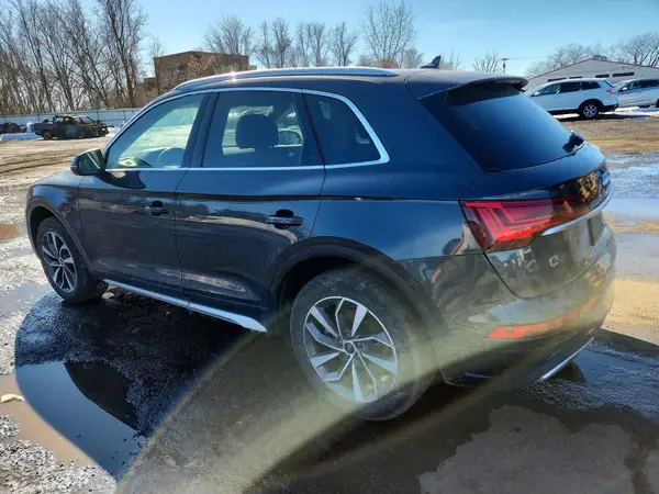 WA1BAAFY6M2114890 2021 AUDI Q5 - Image 2