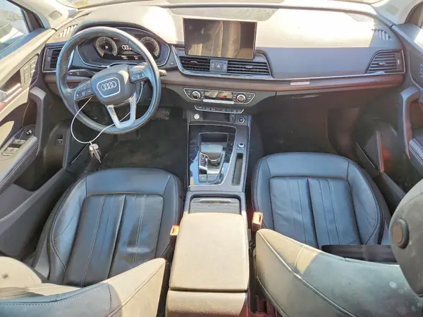 WA1BAAFY6M2114890 2021 AUDI Q5 - Image 8